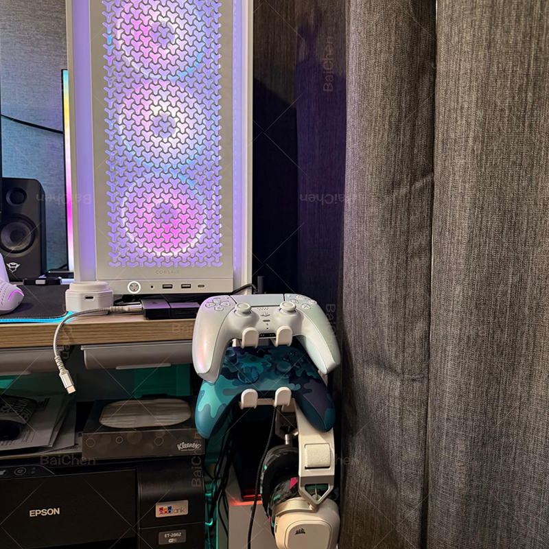 Three-tier headphone stand 2